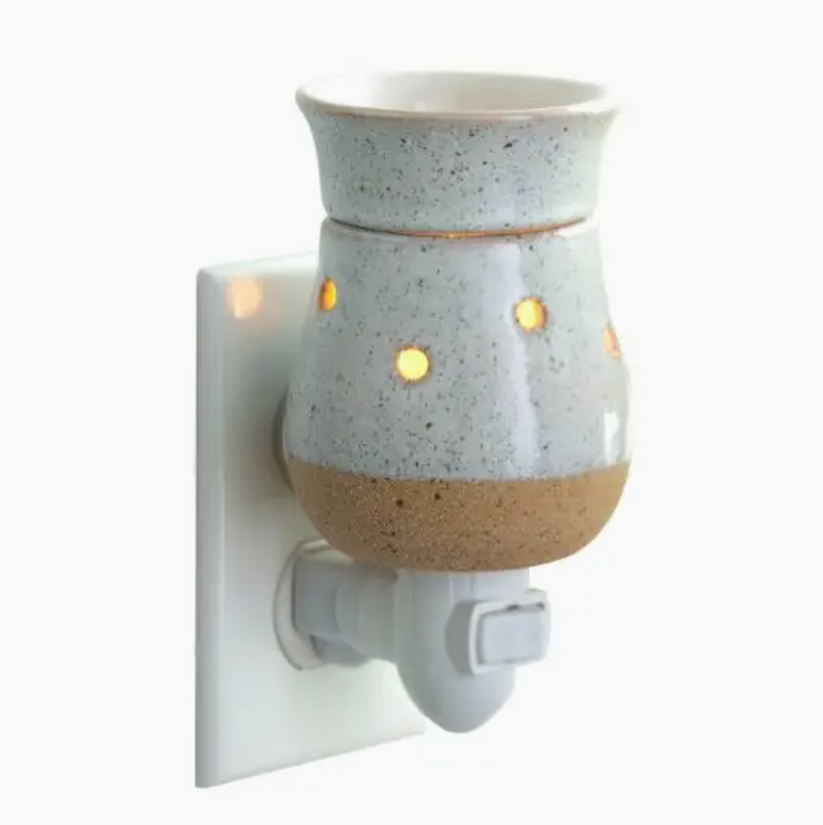 RUSTIC WHITE PLUG IN